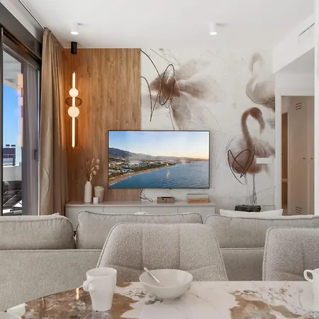 Apartman Vivi Homes - - Sea Views - Pool - Terrace