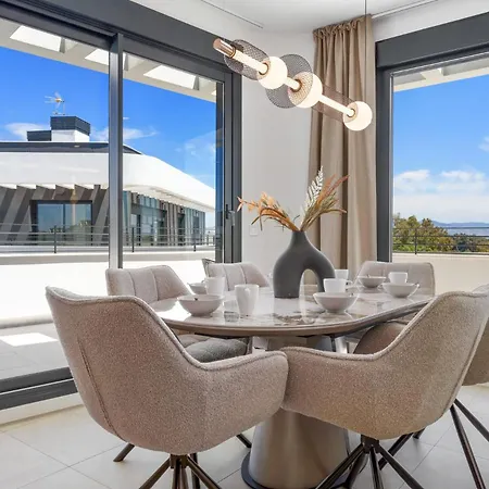 Apartman Vivi Homes - - Sea Views - Pool - Terrace