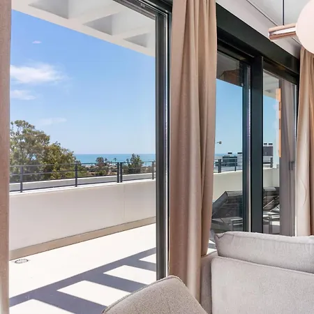 Vivi Homes - - Sea Views - Pool - Terrace Apartment