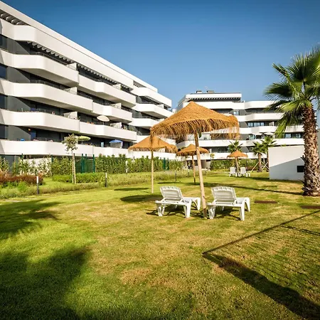 Апартаменти Vivi Homes - - Sea Views - Pool - Terrace Торремолінос